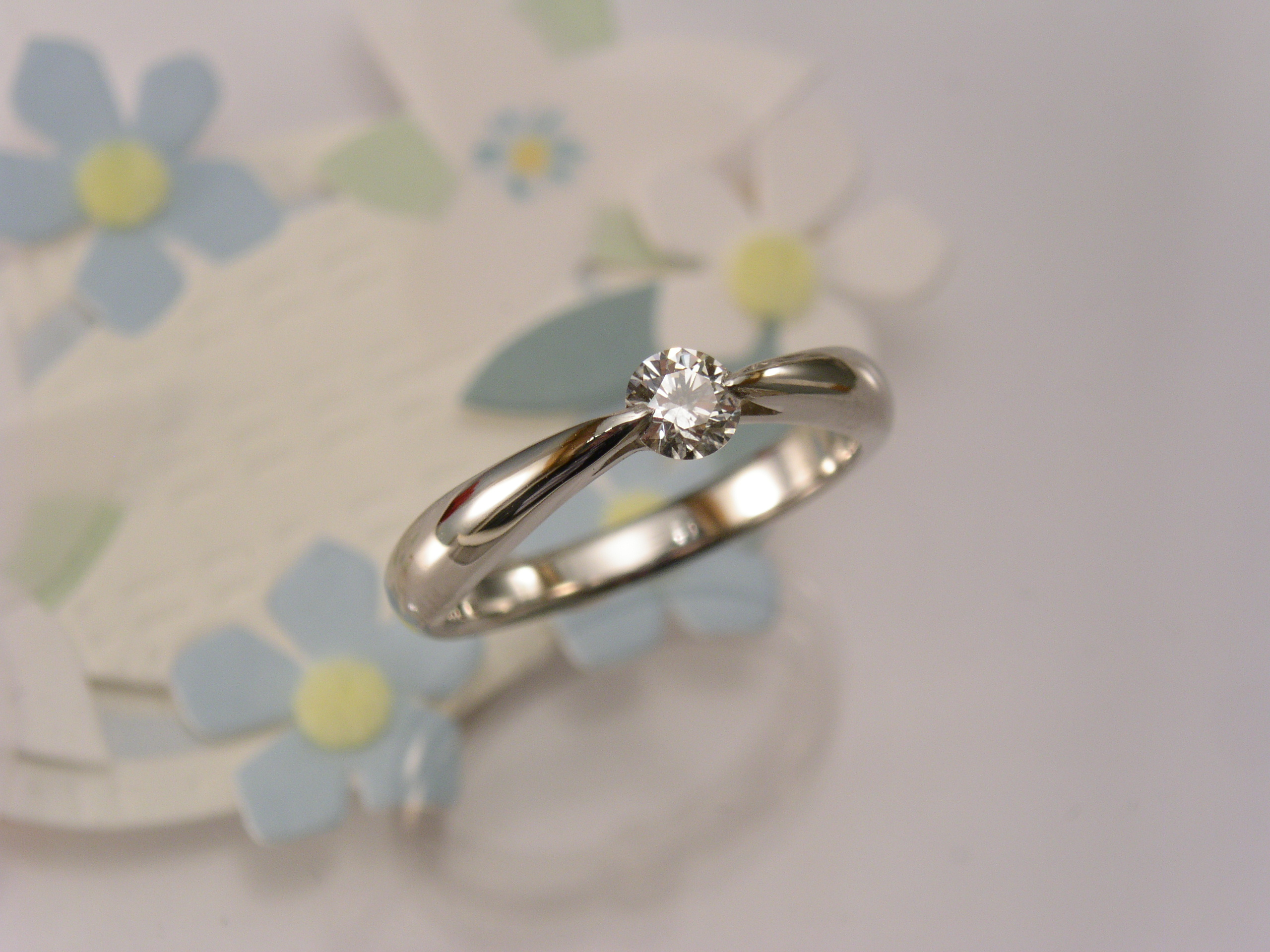 立て爪ダイヤリングの婚約指輪をリフォームしました ジュエリーリフォームは専門店 Pit