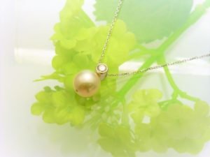大学進学のお祝いにパールのネックレス